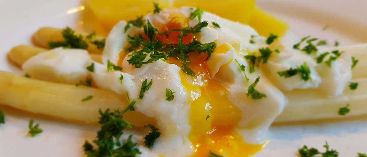 Asperges a la flamand recept