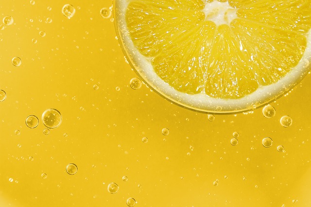 citroen in water